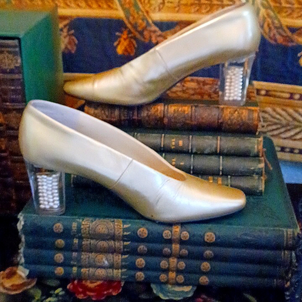 Women's shoes